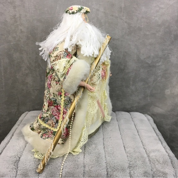 Vintage Santa Claus tree topper with floral jacket & flower crown - Picture 6 of 12